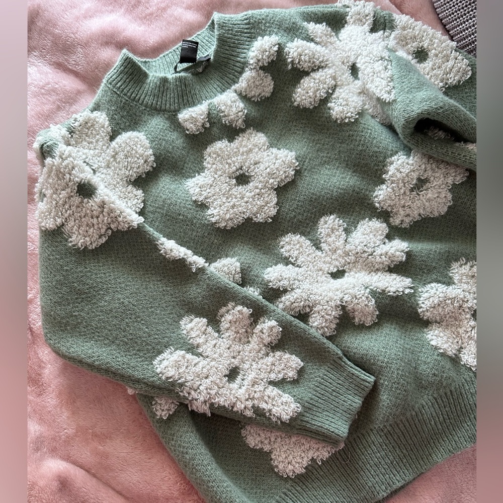 Women’s flower sweater pullover sage/white